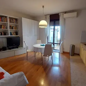 Marconi - Porta Leoni , Verona Italia