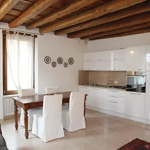 Centre 2 Bedroom Flat , Verona Italia