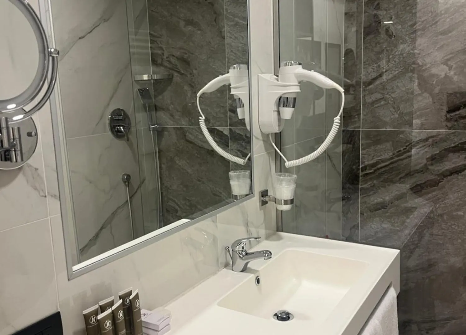 ****  Jr Hotels Bocconi Milano Italy